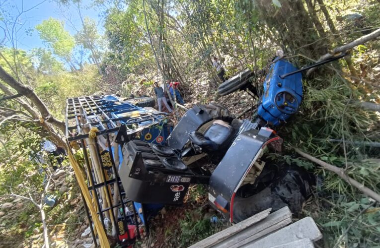 (लीड) देहरा के ढलियारा में सड़क हादसे में पंजाब के तीन श्रद्धालुओं की मौत, 13 घायल