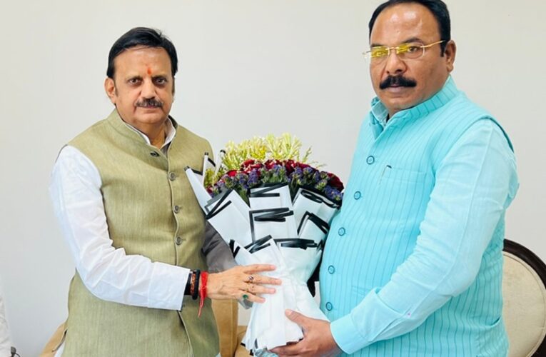 उप मुख्यमंत्री शुक्ल से मिले विंध्य विकास प्राधिकरण और एमपीएससीएससी के नवनियुक्त उपाध्यक्ष