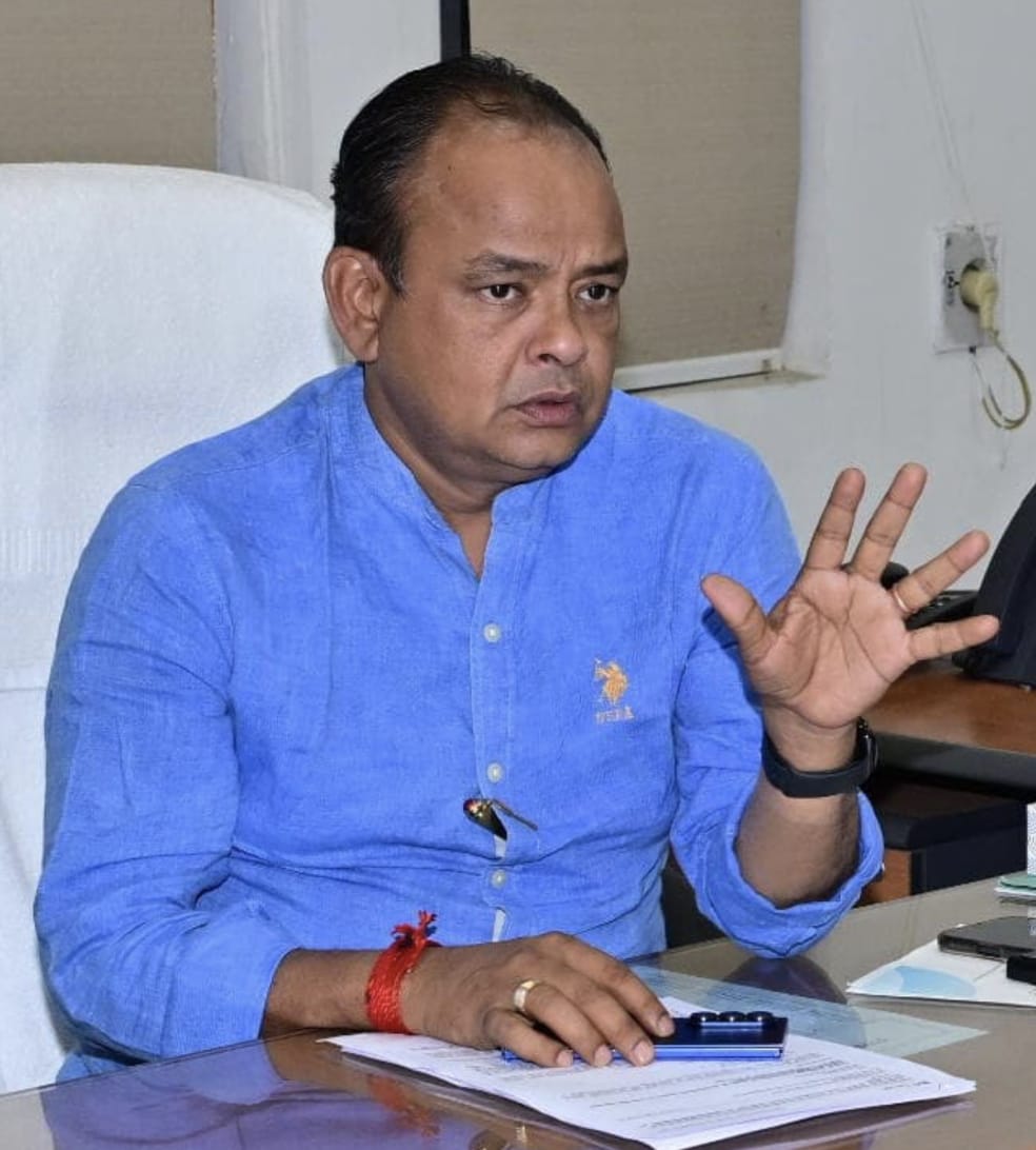 jh-minister-suspended-mo-incharge-of-operation