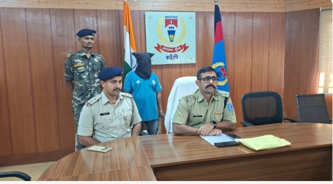 jh-smuggler-arrested-with-opium
