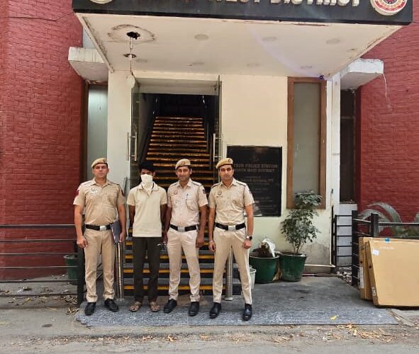 फर्जी महिला प्रोफाइल बनाकर वीडियो कॉल, अश्लील क्लिप से ब्लैकमेल, गिरोह का सरगना गिरफ्तार