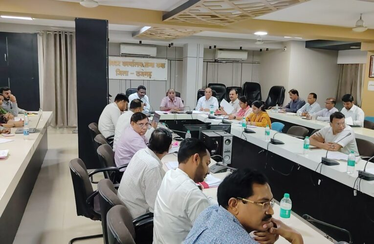 राजगढ़ः समय सीमा बैठक में कलेक्टर की सख्त कार्रवाई,अंत्येष्टि राशि में देरी पर सचिव निलंबित