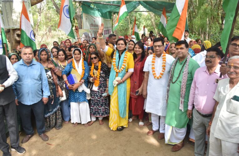 सनातन संस्कृति का संदेश लेकर अयोध्या रवाना हुई मातृशक्ति