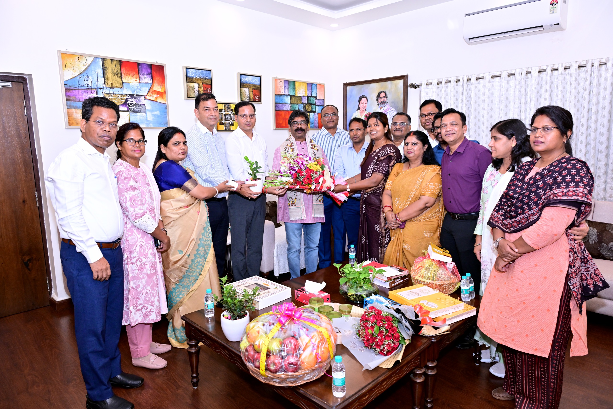 jh-newly-promoted-officers-meet-cm