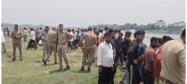 (अपडेट) यमुना नदी में छह लाेग डूबे, चार की माैत व दाे काे बचाया गया