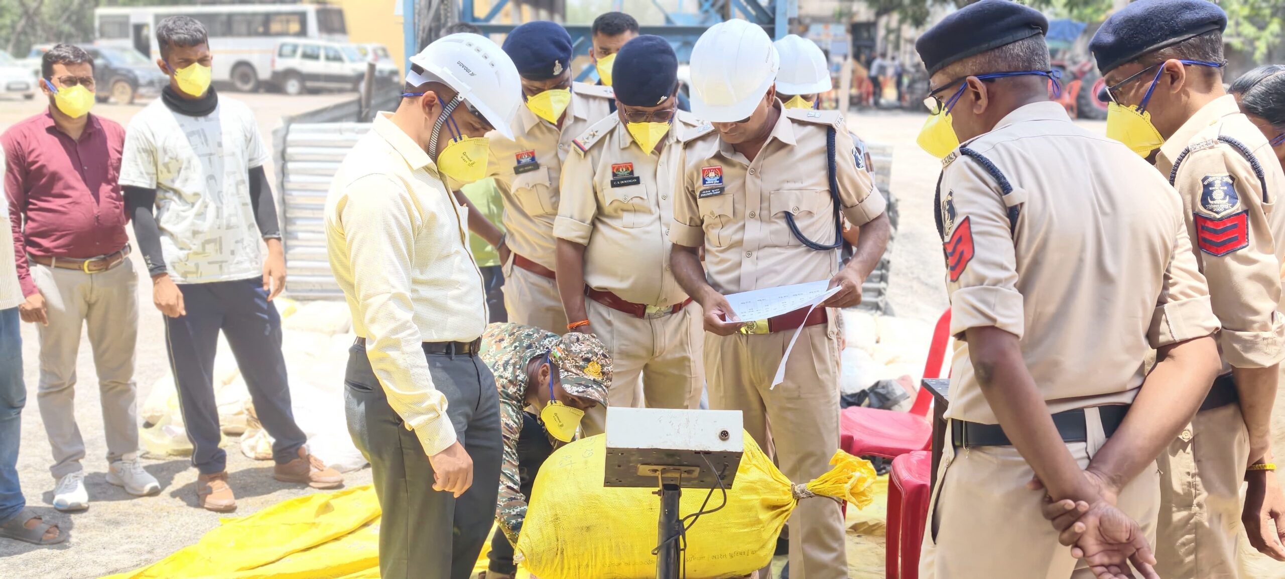 police-and-agencies-destroyed-four-quintal-ganja
