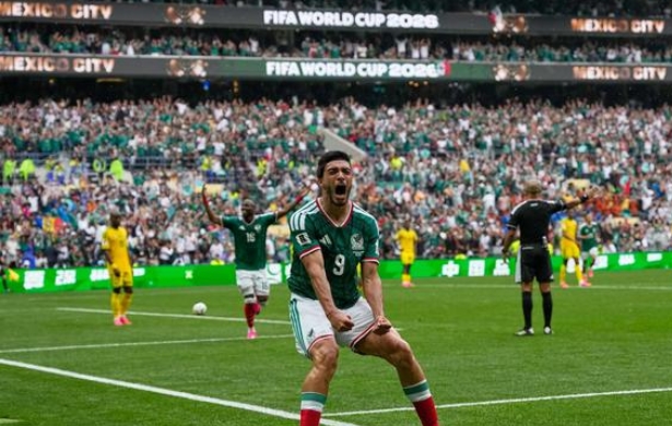 sports-football-fifawc-mexico-beat-southafrica