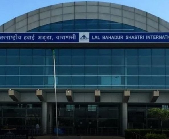 u-p-airport-passanger-day-vns
