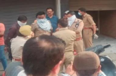 प्रयागराज : घर में मिले दंपति समेत तीन शव, जांच जारी