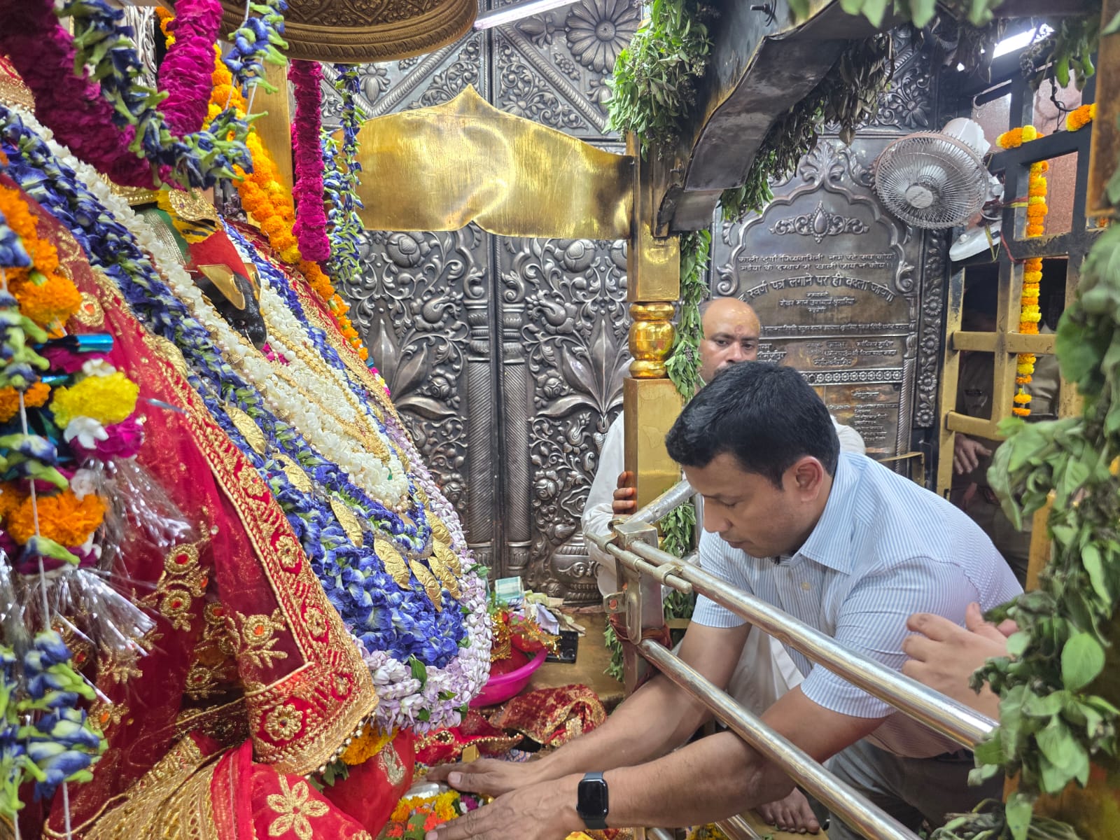 up-adg-visited-vindhyavasini-dham