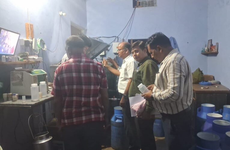 मिलावटखोरों पर सख्ती:  खाद्य सुरक्षा विभाग टीम  ने जयपुर की डेयरियों पर मारे छापे