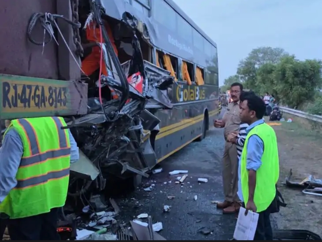 mathura-accident-4-died-20-inj