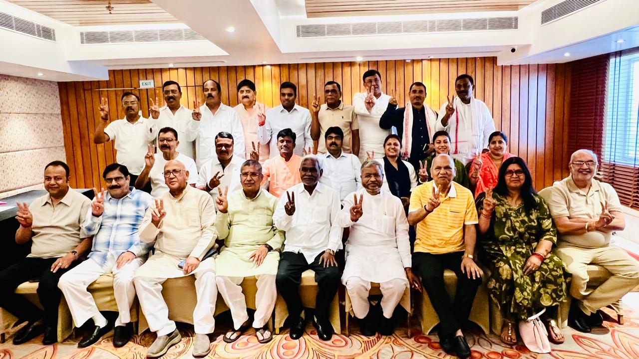 jh-nda-mla-show-solidarity-rad