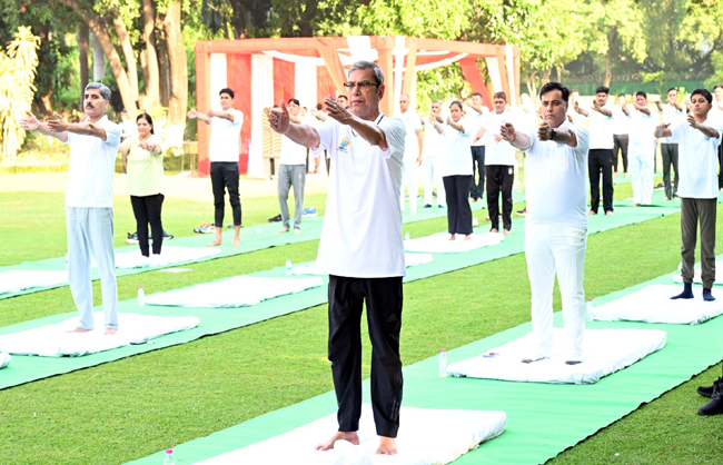 yoga-invaluable-gift-governor