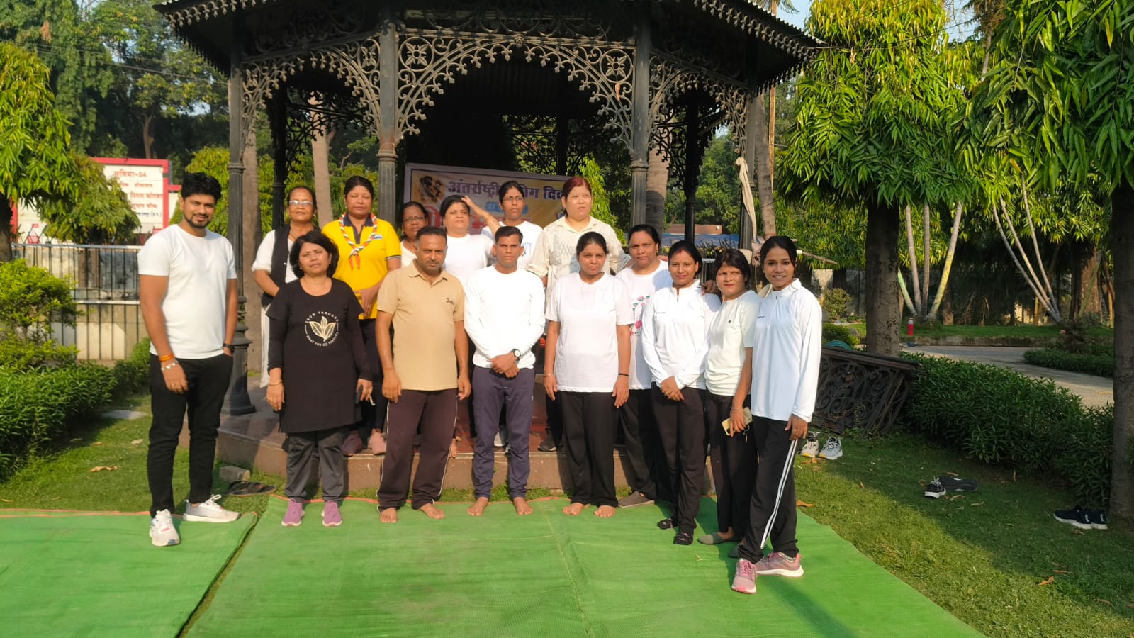 dhamtari-police-perform-group-yoga-international-y