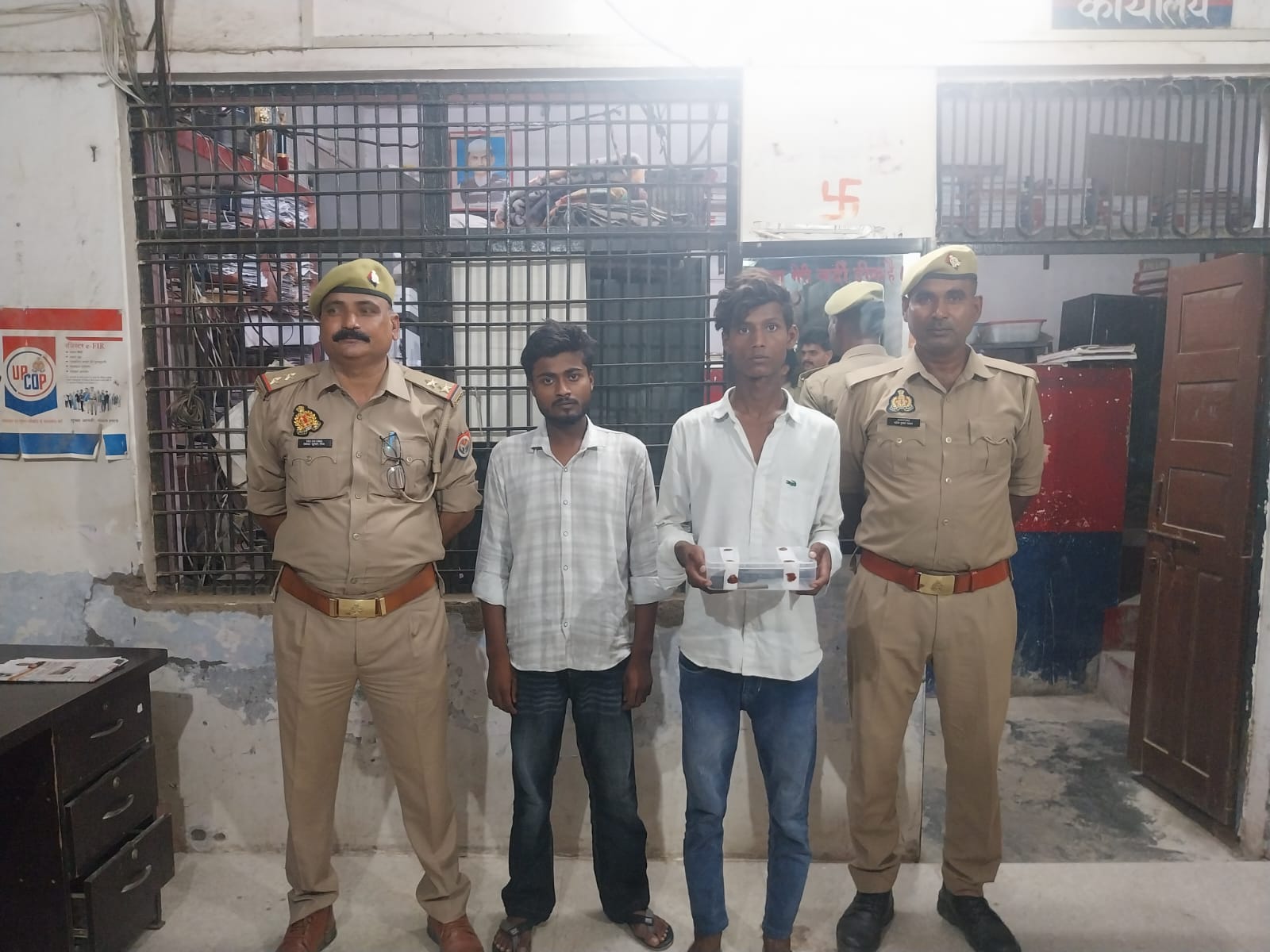 up-prayagraj-two-criminal-arre