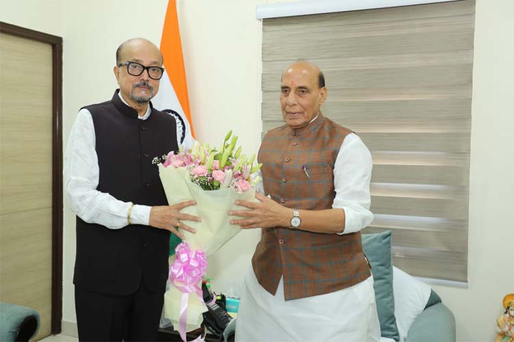 governor-deka-paid-couetesy-visit-defence-minister