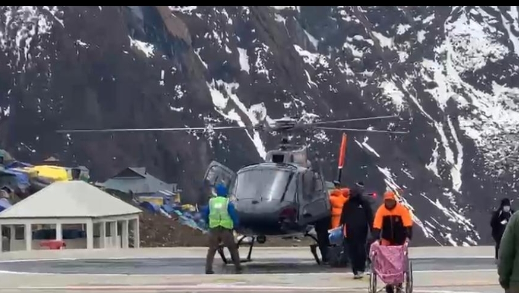 uk-disaster-management-helicop