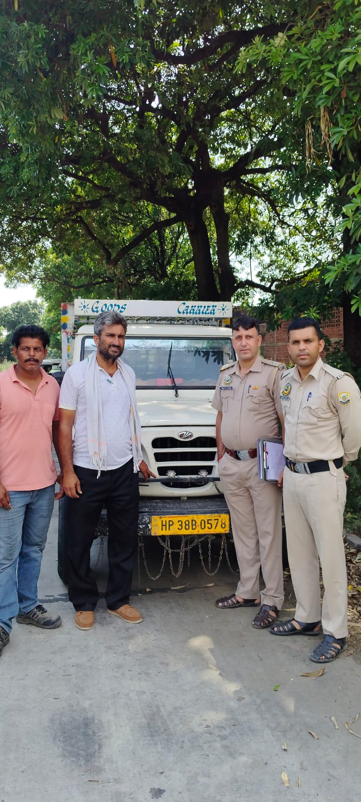 kangra-police-recoveredvehicle