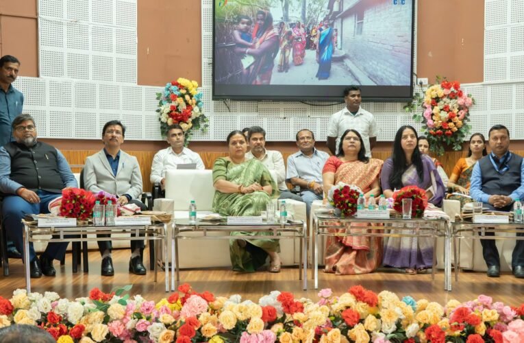 सीएससी के 17वें स्थापना दिवस पर उत्कृष्ट वीएलई सम्मानित, जेएसएलपीएस के साथ हुआ एमओयू