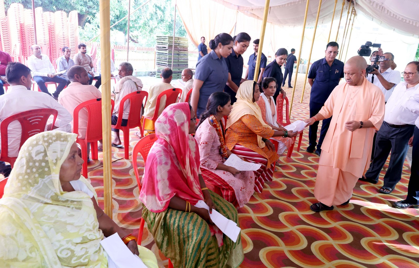 up-cm-yogi-janta-darshan-gkp