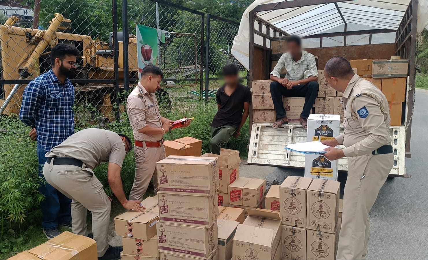 crime-exise-act-wine-arrested