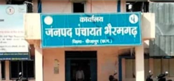 five-panchayats-demand-action-against-engineer-acc