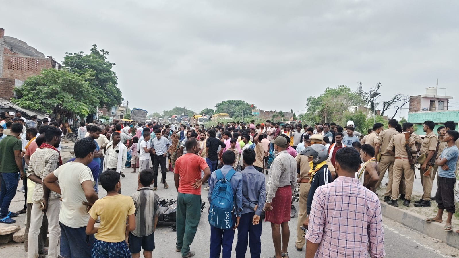 up-accident-three-died-2-injured