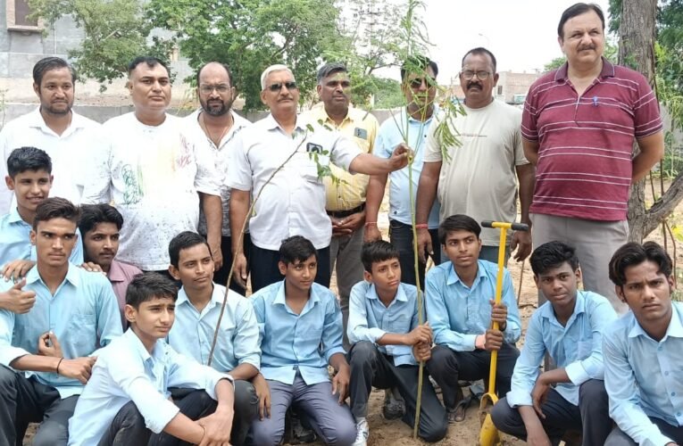 लघु उद्योग भारती द्वारा लक्ष्य सघन वन – 1000 पौधे अभियान के तहत पौधों का वृक्षारोपण