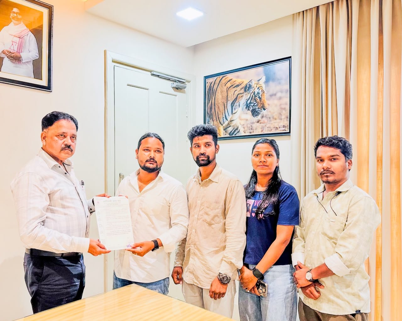 jh-dspmu-students-visit-minister-submit-demand
