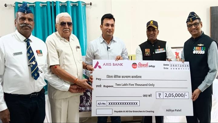 mp-indore-winners-academy-contributes-205-lakh-for