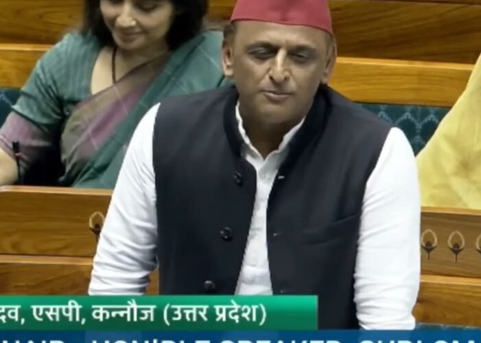 जनसांख्यिकीय लाभांश कहीं आपदा न बन जाए : अखिलेश यादव