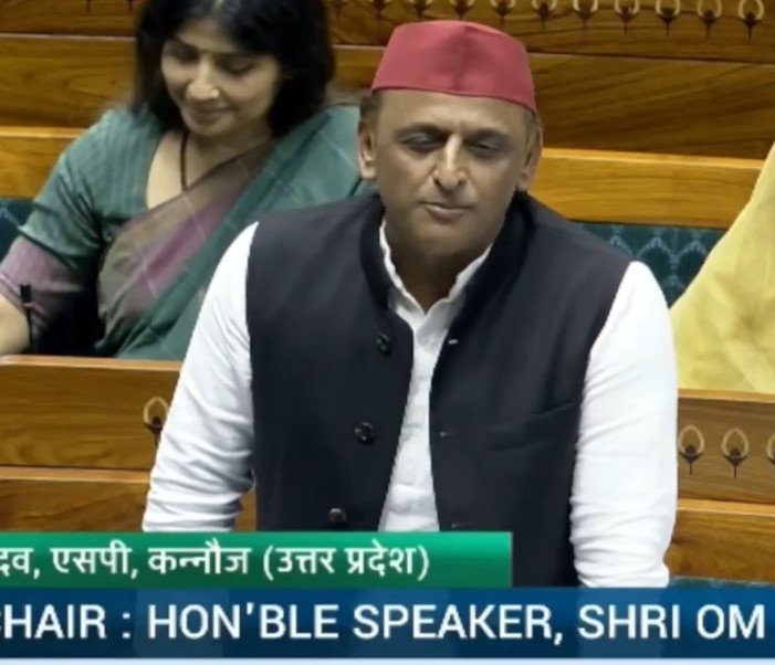 ls-debate-paper-lead-akhilesh