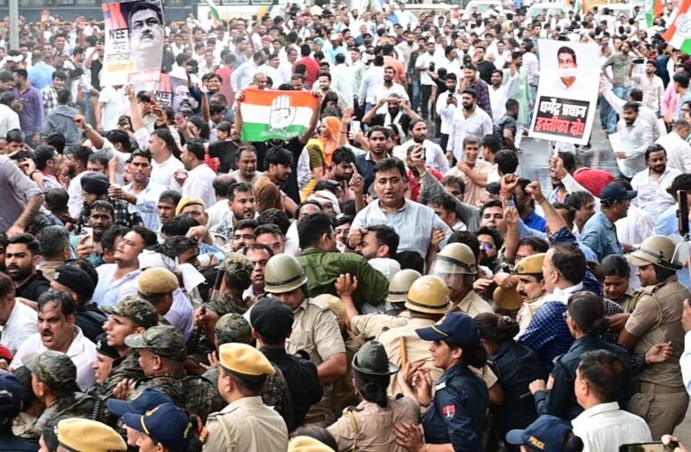 शिक्षा मंत्री के इस्तीफे को लेकर कांग्रेस का जयपुर में उग्र प्रदर्शन