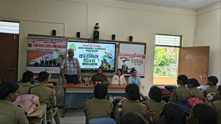 mp-gwalior-patriotic-event-organized-at-vijaya-raj