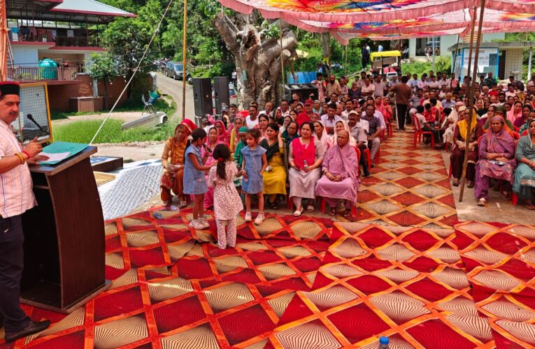केवल सिंह पठानिया ने सरकार जनता के द्वार कार्यक्रम में सुनी जनसमस्याएं