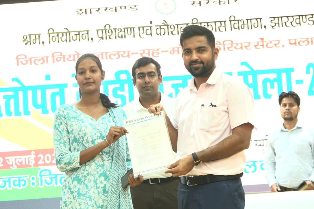 jh-166-youth-received-offer-letters-at-the-job-fai
