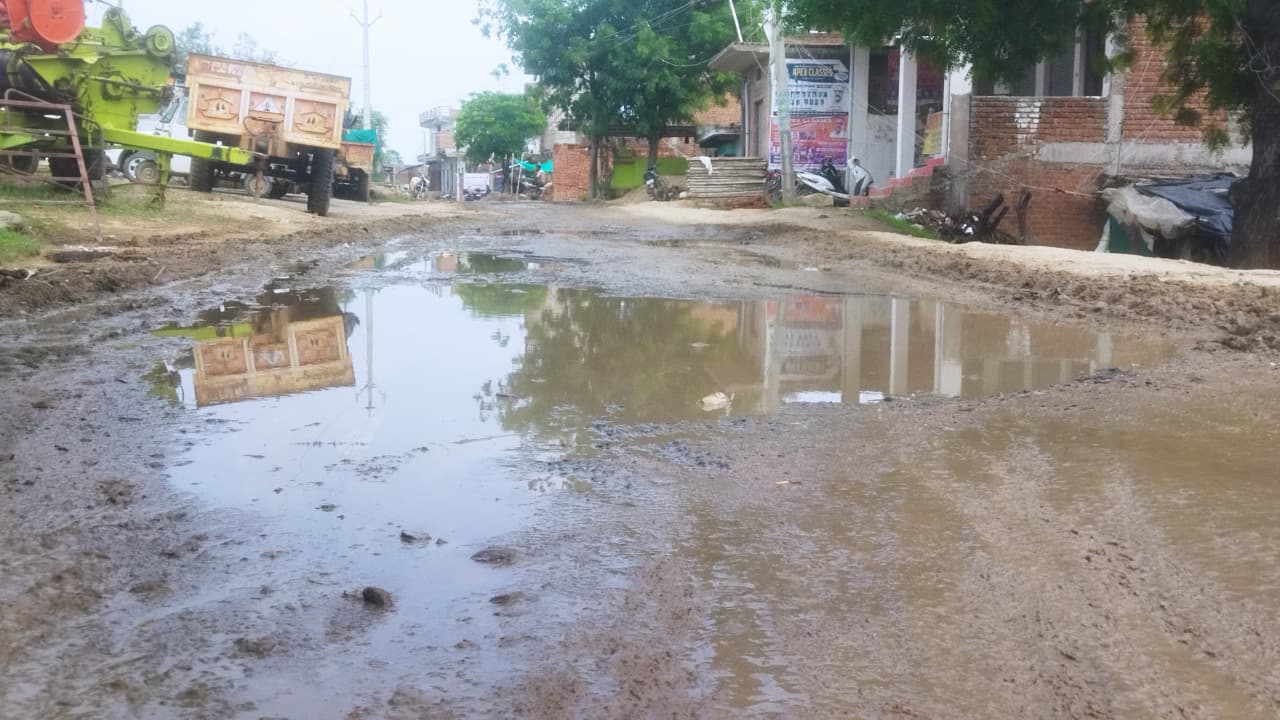 waterlogging-on-the-sarsai-mp