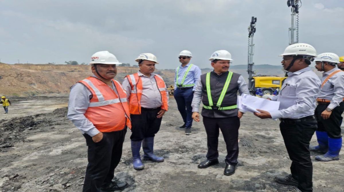 secl-cmd-harish-duhan-visits-kusmunda-mine