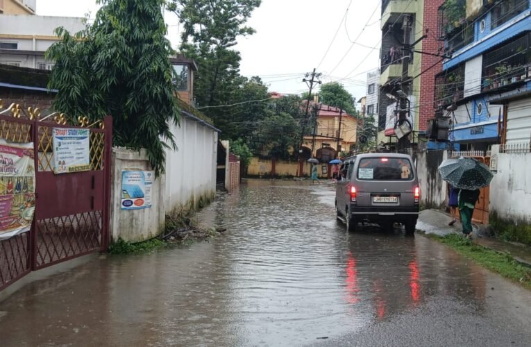 झारखंड में भारी बारिश से नदियां उफान पर, रांची के कई इलाकों में जलभराव