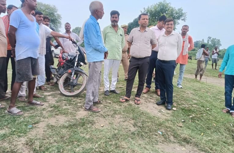 बाराबंकी : बाढ़ प्रभावित गांवों में पहुंचे एडीएम, ग्रामीणों से जाना हाल