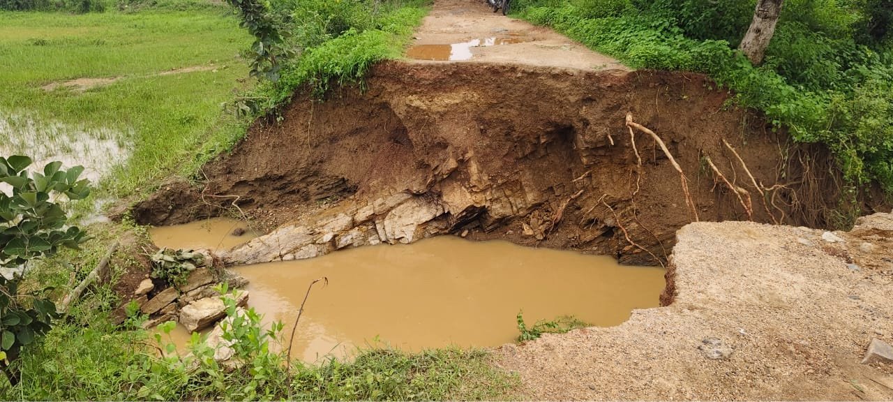 jh-heavy-rains-washed-away-roads