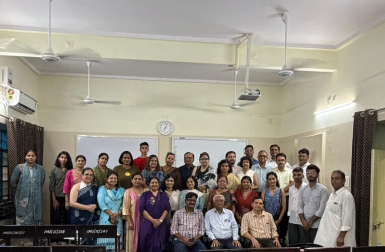 किताबें बनीं संवाद का जरिया, वर्ल्ड ऑफ़ वर्ड्स बुक क्लब के इन्फो सेशन में उमड़ा उत्साह