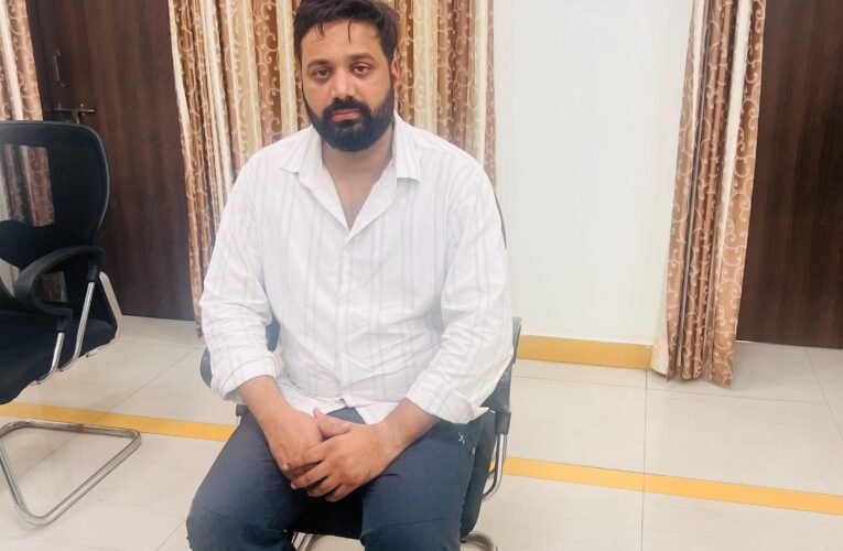 जेईएन दस हजार की रिश्वत लेते रंगे हाथों गिरफ्तार