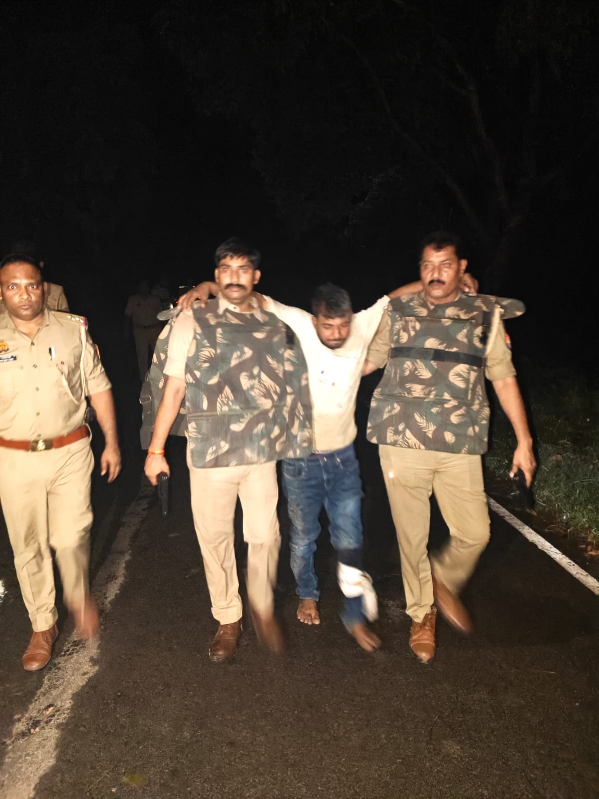 police-encounter-deoria-one-in