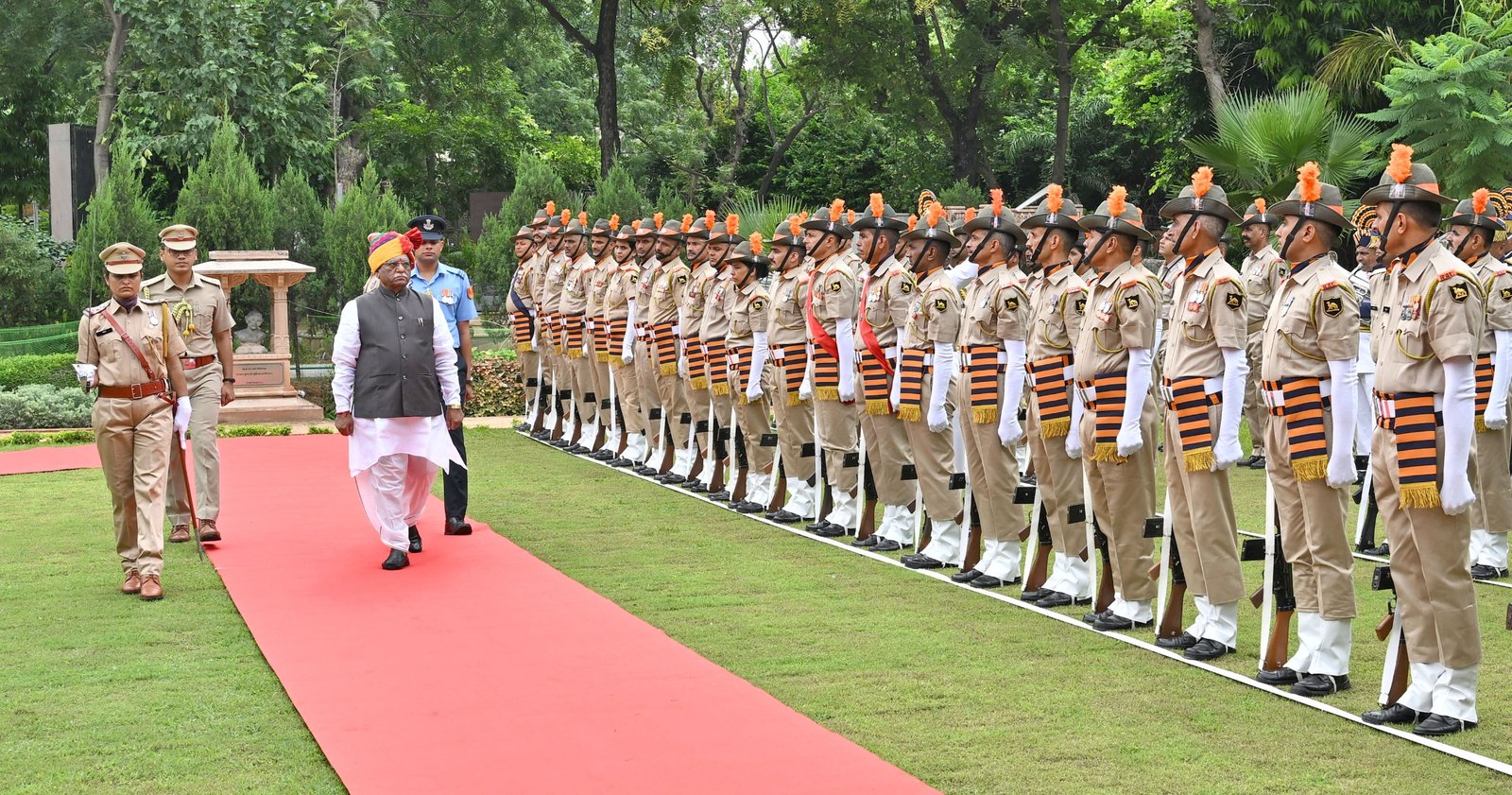 tiranga-flies-proudly-lok-bhavan