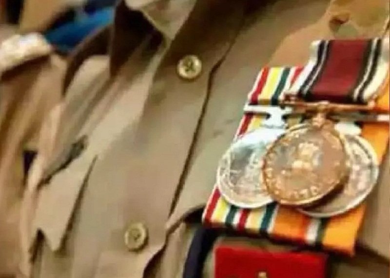 mp-20-police-officers-receive-presidents-medal