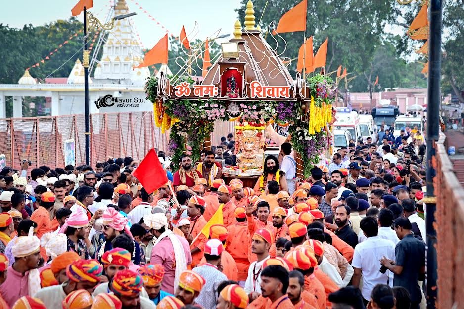 dashpur-became-immersed-in-dev