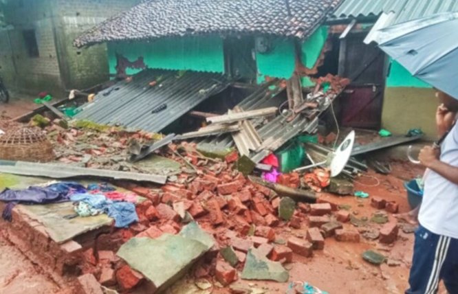 villagers-mud-house-collaps
