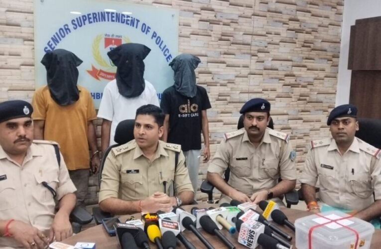कदमा में चापड़ से हमला और बंद घर में चोरी का खुलासा, तीन गिरफ्तार